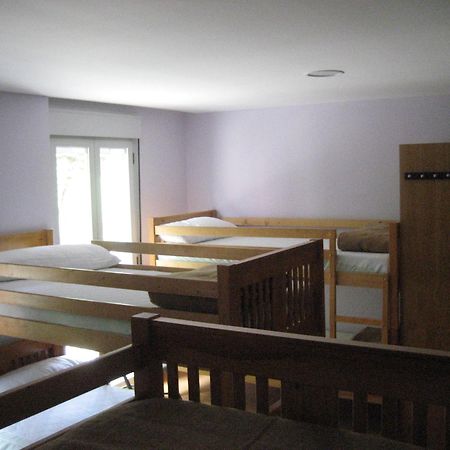 Albergue Turistico Rio Aragon Canfranc Eksteriør billede