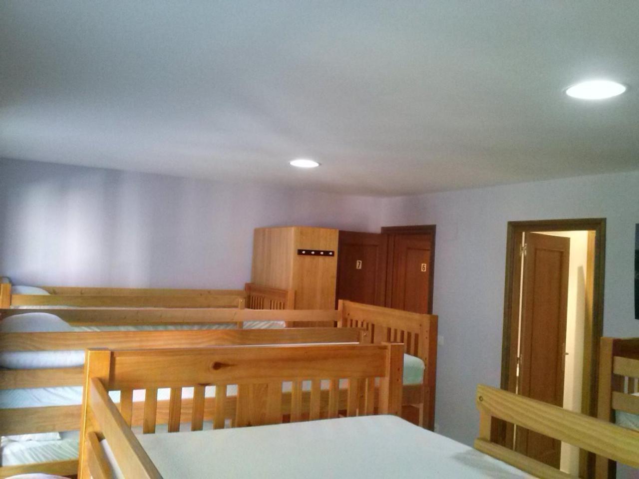 Albergue Turistico Rio Aragon Canfranc Eksteriør billede