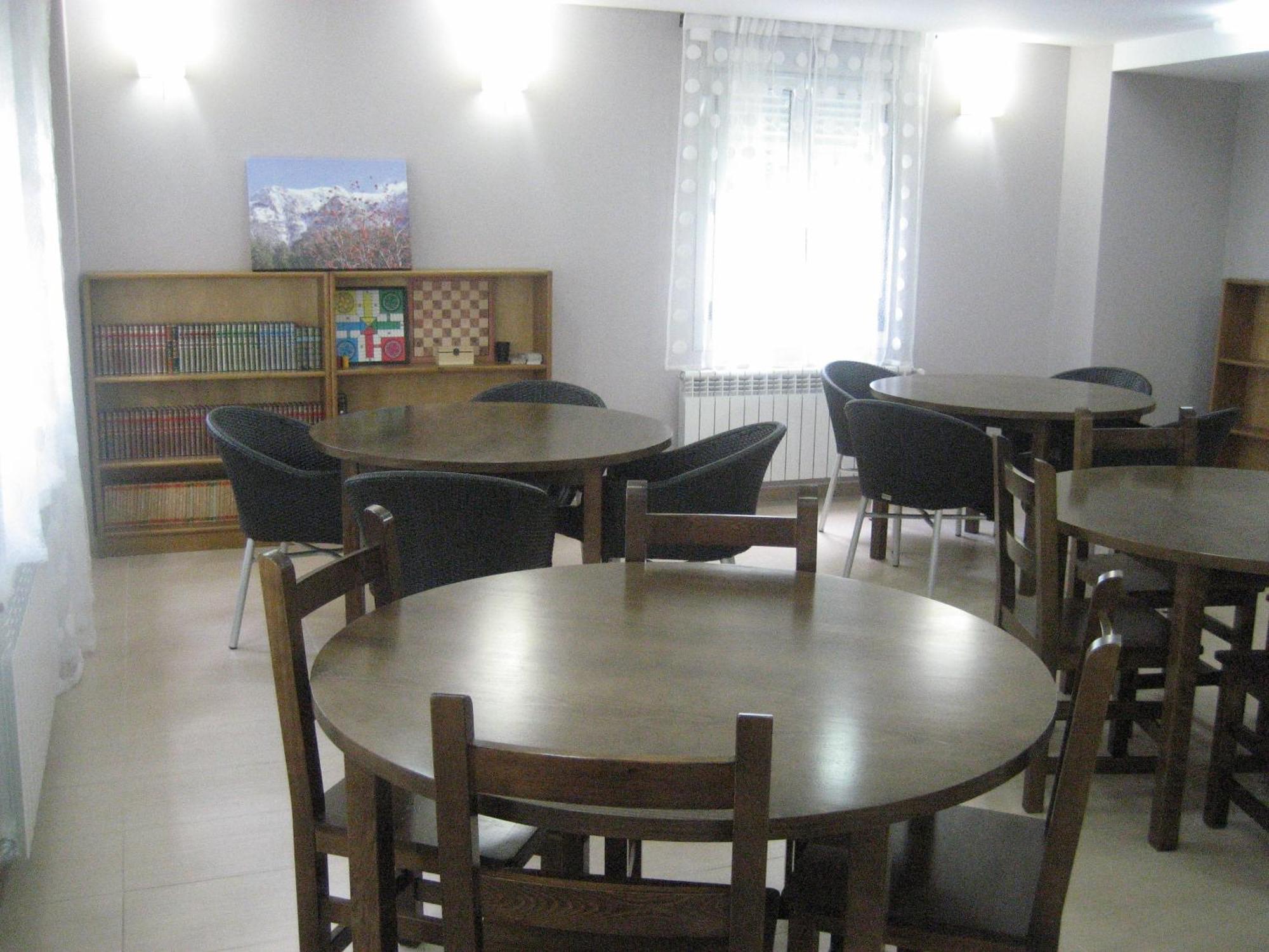 Albergue Turistico Rio Aragon Canfranc Eksteriør billede