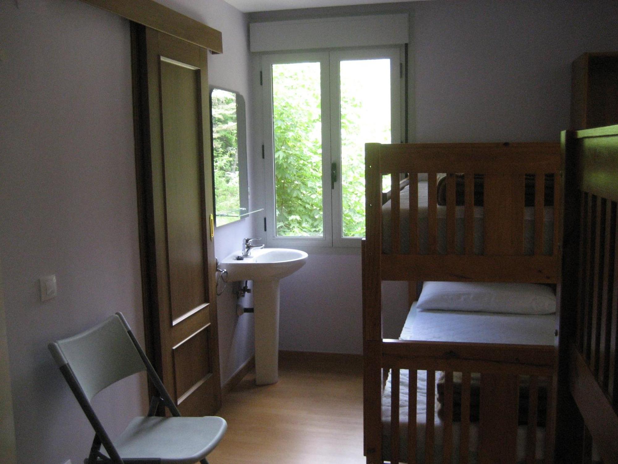 Albergue Turistico Rio Aragon Canfranc Eksteriør billede