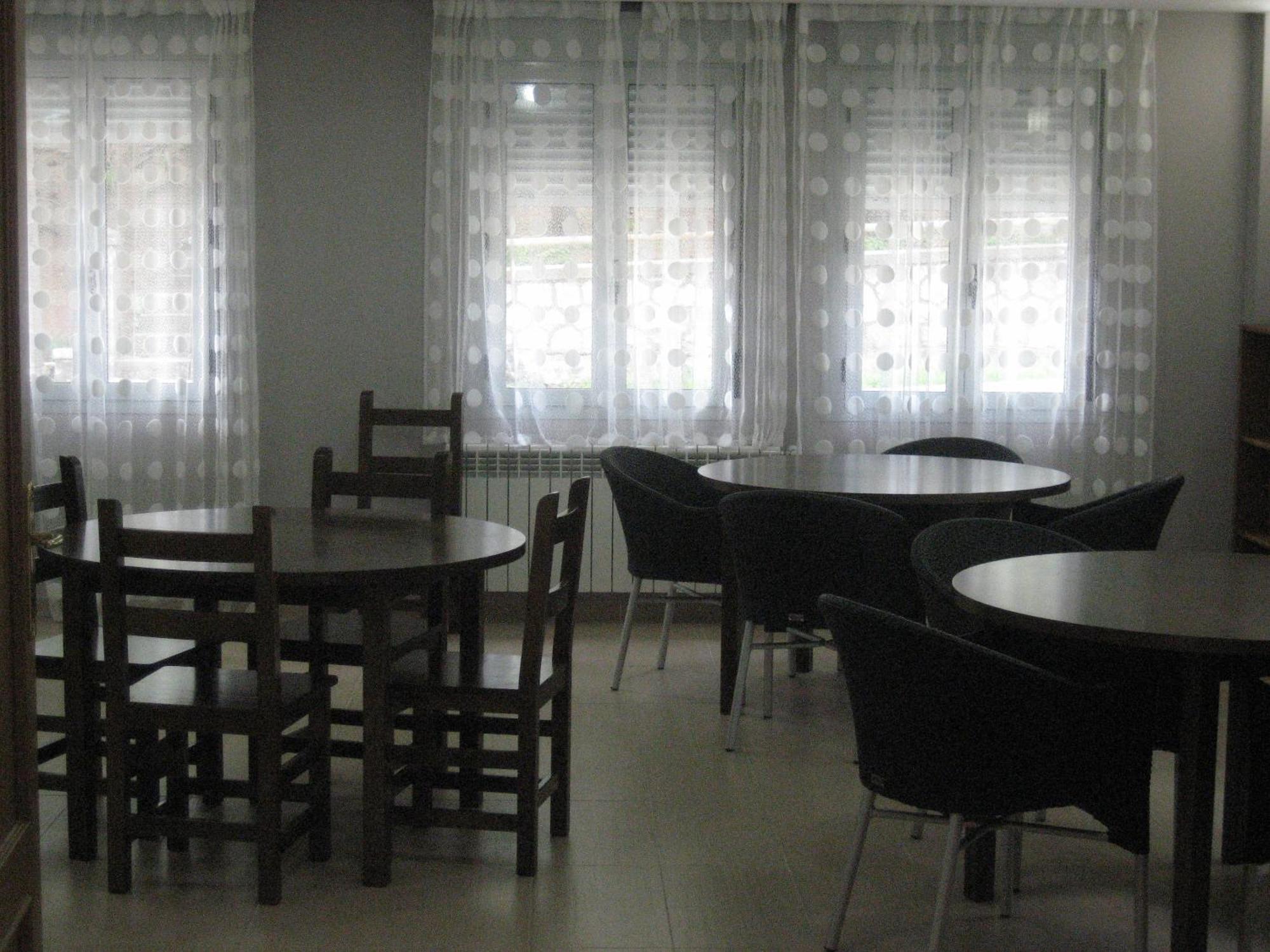 Albergue Turistico Rio Aragon Canfranc Eksteriør billede