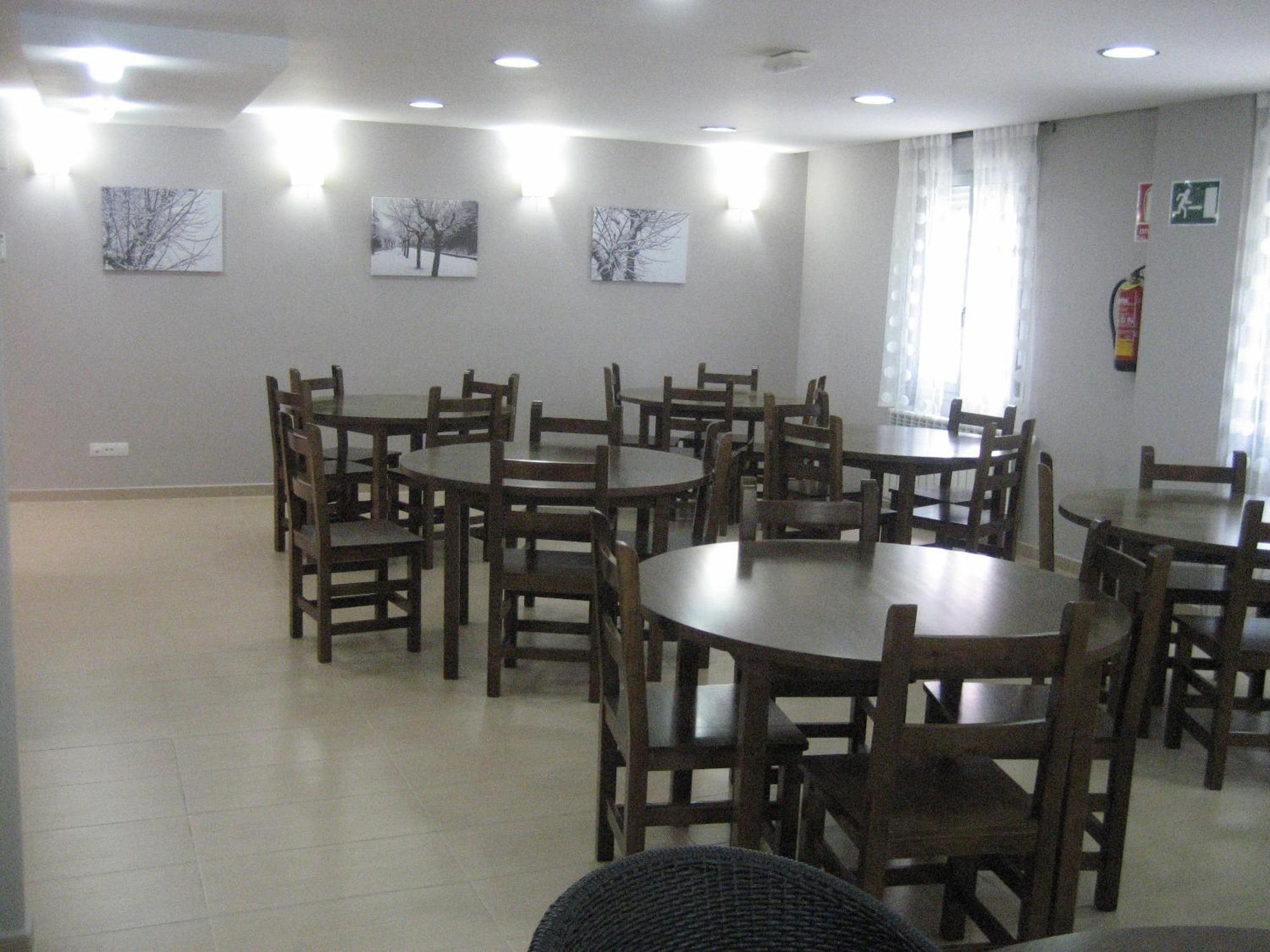 Albergue Turistico Rio Aragon Canfranc Eksteriør billede