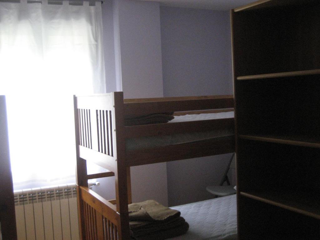 Albergue Turistico Rio Aragon Canfranc Værelse billede